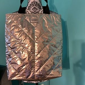 🎉🎊HP🎊🎉 Victoria’s Secret Rose Gold Metallic Puffy Tote